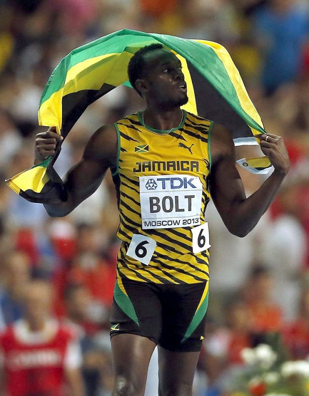 El atleta jamaicano Usain Bolt tras imponerse en la final de los 100m masculinos de los Mundiales de Atletismo Moscú 2013