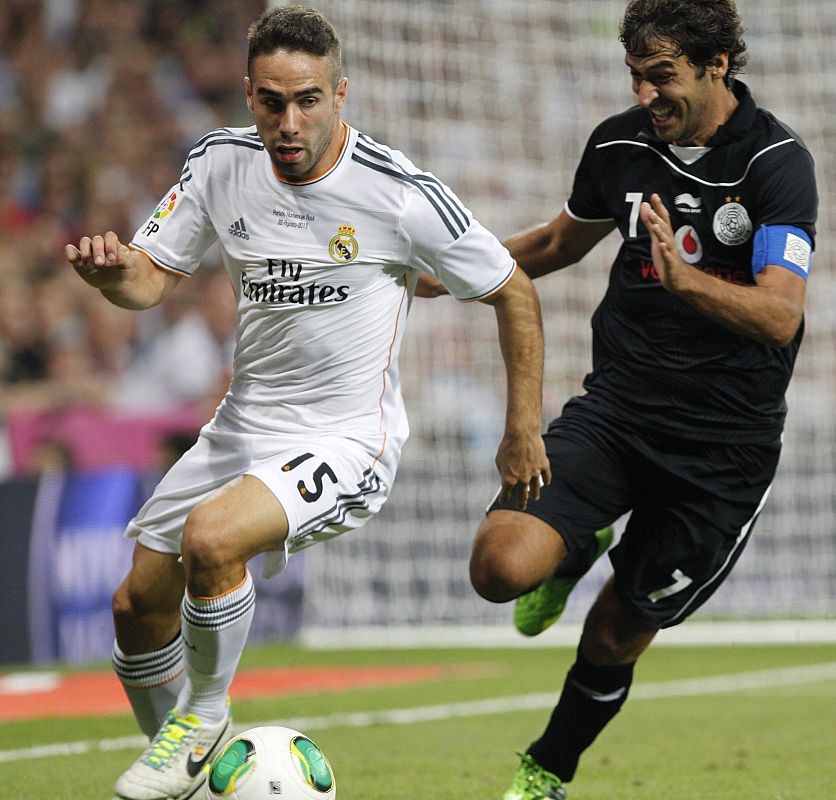 En la segunda parte Raúl jugó con el Al-Sadd. En la imagen, presionando a Carvajal