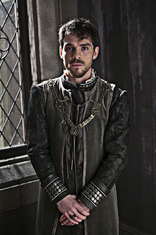 Juan II de Portugal, interpretado por Álvaro Monje