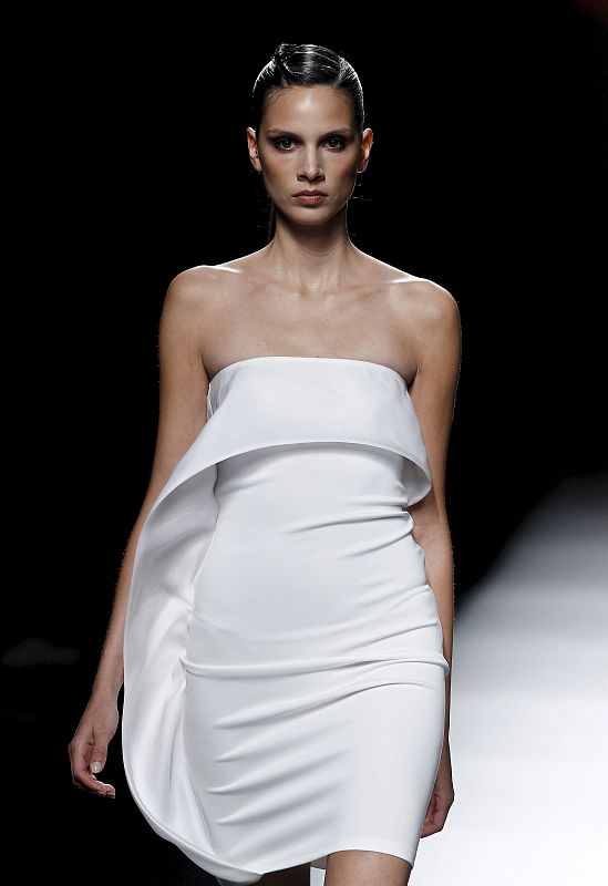 Vestido blanco de la colección AA de Amaia Arzuaga,