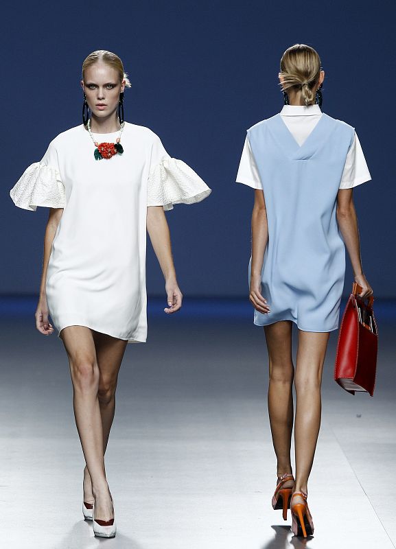 DESFILE DE MOISÉS NIETO