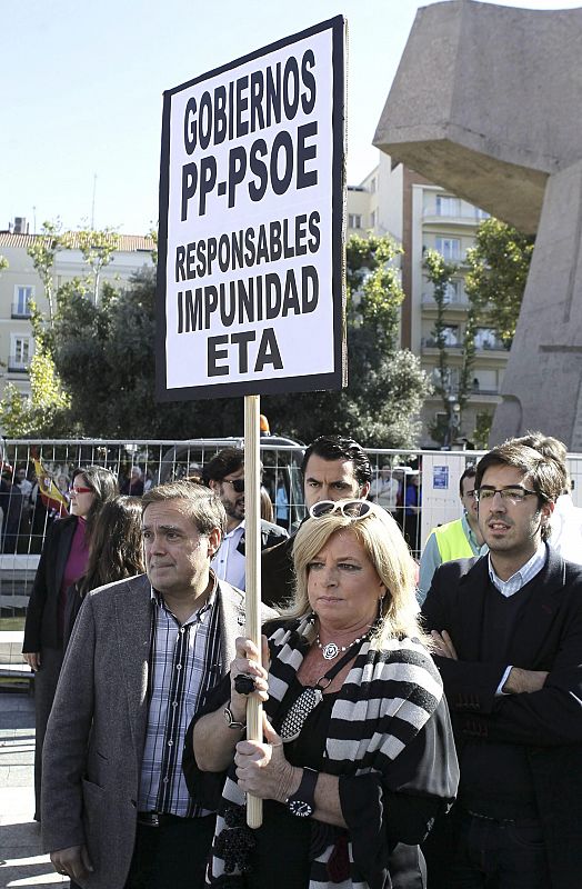 MILES DE PERSONAS RECHAZAN EN MADRID EL FIN DE LA DOCTRINA PAROT