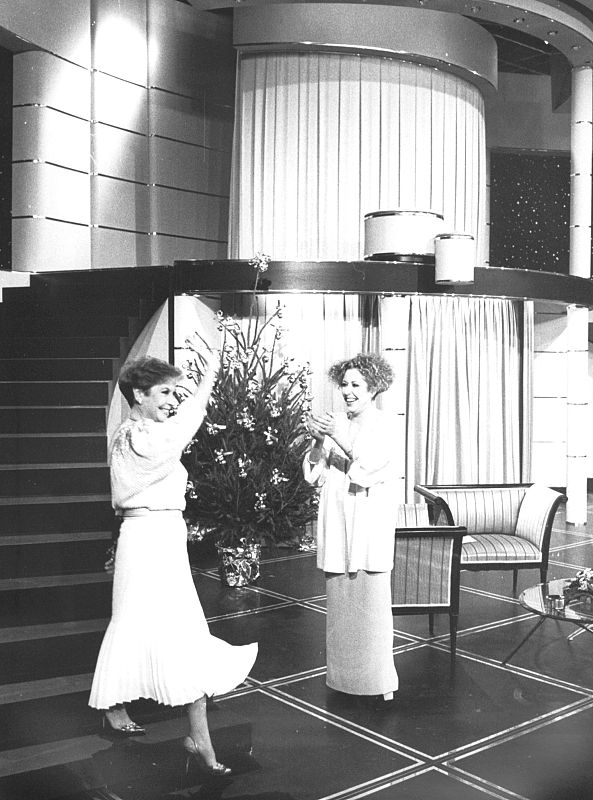 Lina Morgan baila en el plató de televisión. (1985)