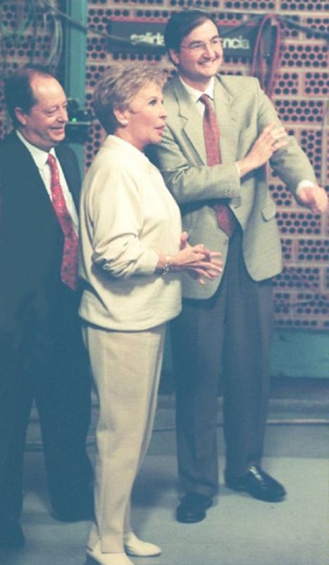 Lina Morgan, Angel Martín Vizacino y César Gil en el plató del estudio 1 de Torrespaña (1998)