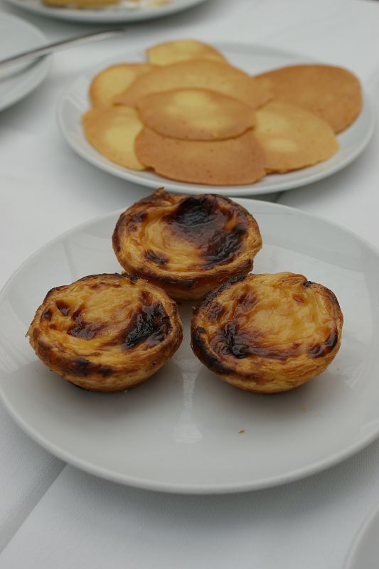 'Pratas' y 'pastéis de nata' en la pastelería Garrett de Estoril