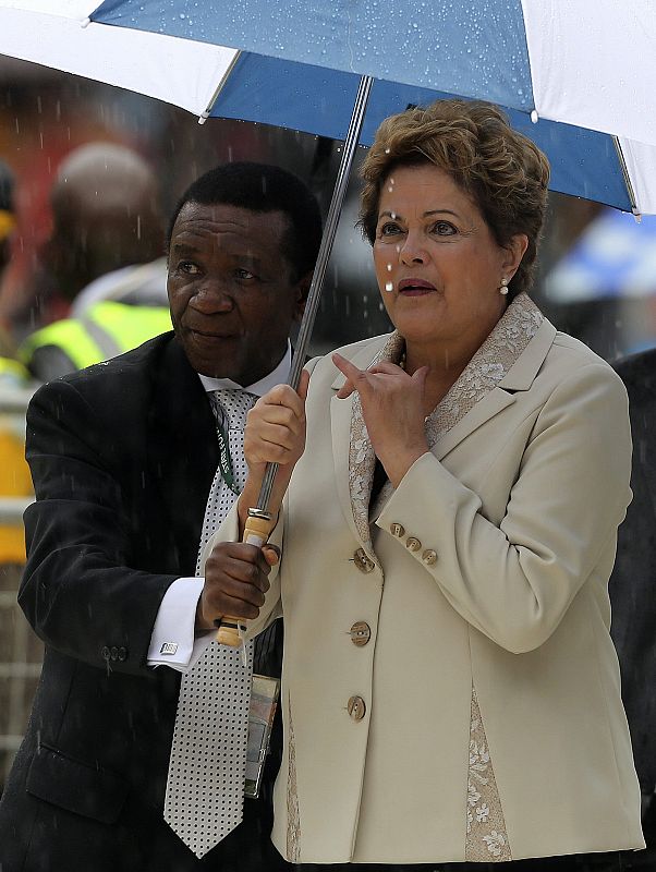 La presidenta de Brasil, Rousseff, llega al funeral por Mandela