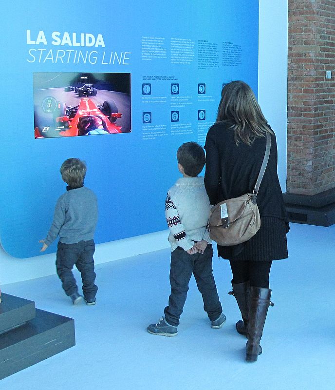 Niños y mayores visitan estos días la exposición en Madrid.