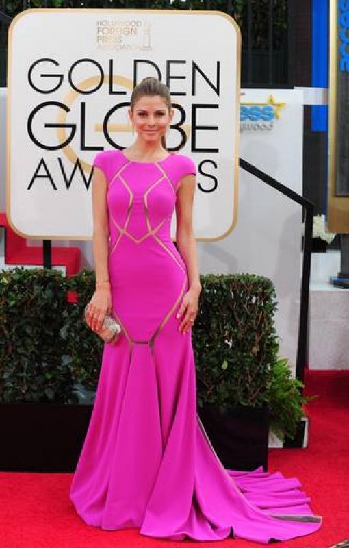 La actiz Maria Menounos en su llegada a la ceremonia de los Globos de Oro.