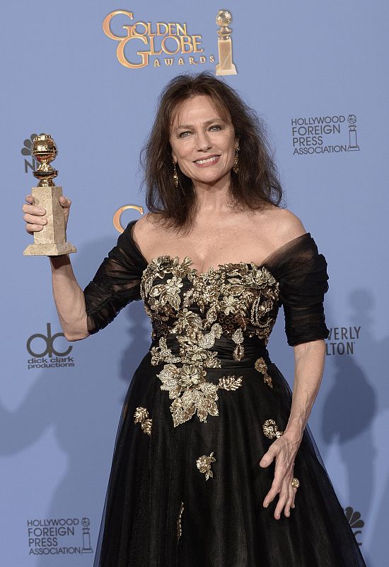 Jacqueline Bisset ha recibido el mismo galardón para su papel en la miniserie 'Dancing of The Edge'.