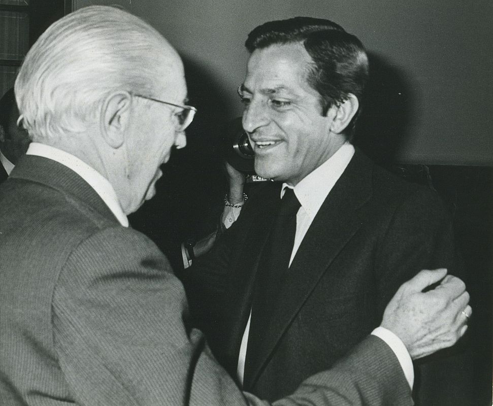 Suárez con Enrique Tierno Galván