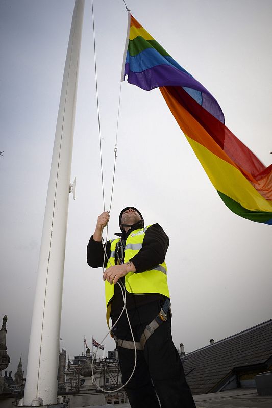 LA LEY BRITÁNICA QUE AUTORIZA LOS MATRIMONIOS GAIS ENTRA MAÑANA EN VIGOR