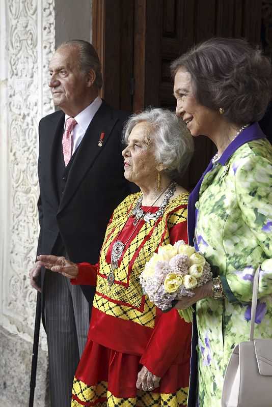 LA MEXICANA ELENA PONIATOWSKA RECIBE EL PREMIO CERVANTES DE MANOS DEL REY