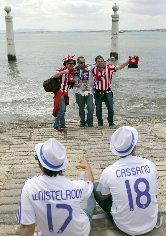 Junto al mar y el río Tajo, fraternidad entre los aficionados de los equipos madrileños