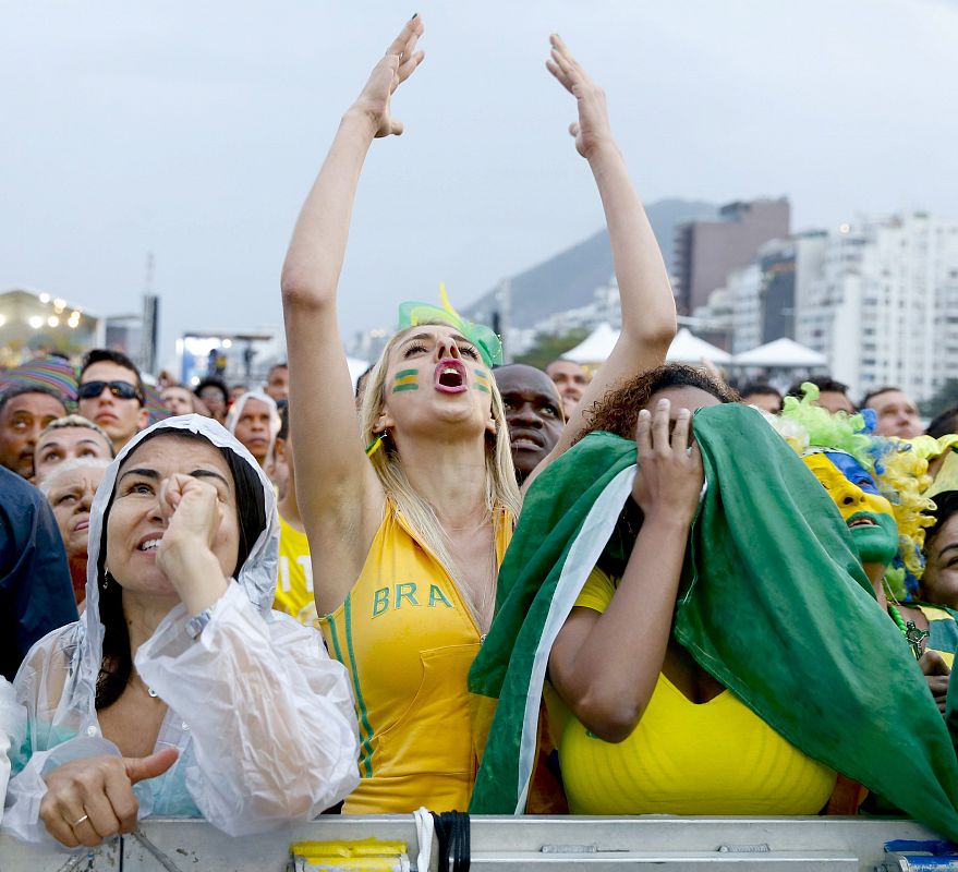 Los aficionados brasileños se lamentan.