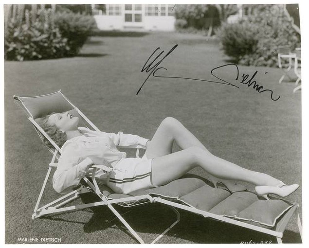  Marlenne Dietrich tomando el sol 