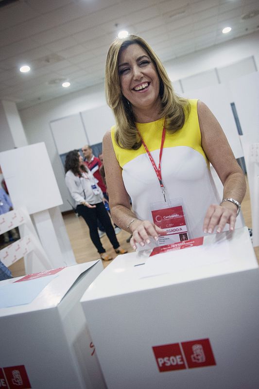 La presidenta de la Junta de Andalucía, Susana Díaz, durante el proceso de votación de los miembros de los órganos federales del PSOE.OS FEDERALES