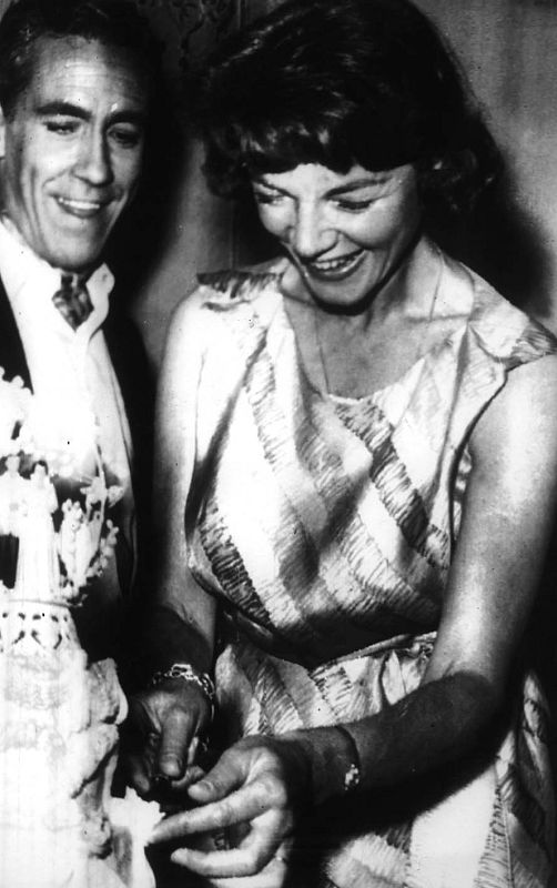 Tras la muerte de Bogart, Bacall contrajo matrimonio con Jason Bobards.
