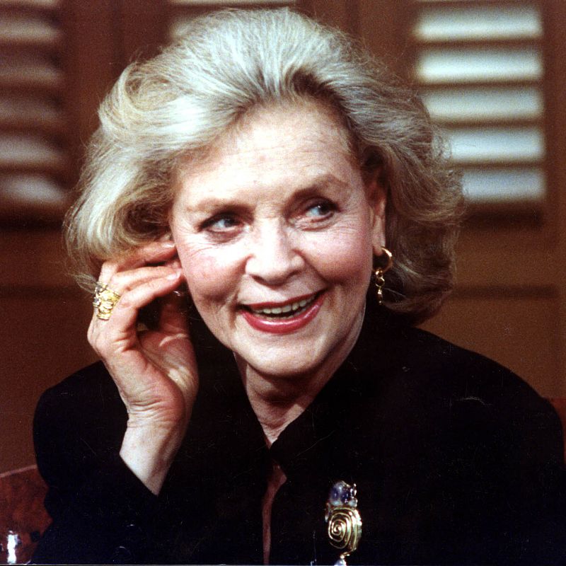 La actriz Lauren Bacall ha muerto en Nueva York a causa de un accidente cerebrovascular.