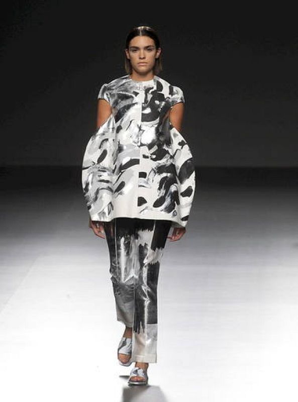   Desfile de Satu Maaranen, diseñadora finlandesa invitada en EGO..