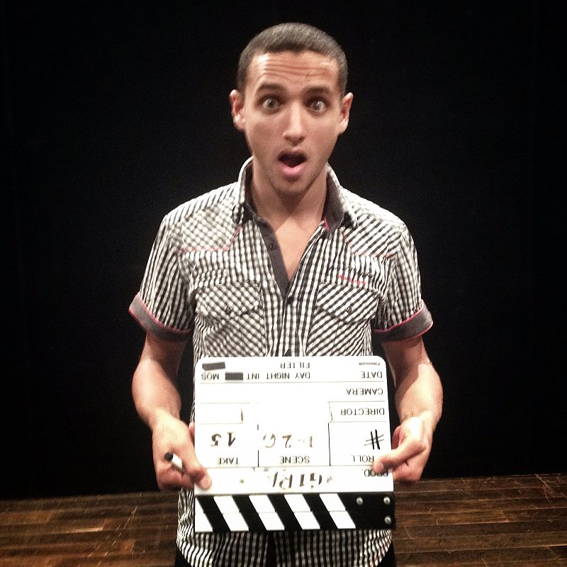 Dani y la claqueta durante las entrevistas en el Teatro Real.