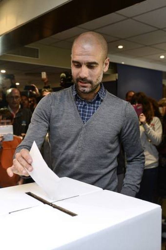 El entrenador del Bayern de Múnich, Pep Guardiola, ha volado a Cataluña con el fin de votar este domingo en la consulta del 9N.