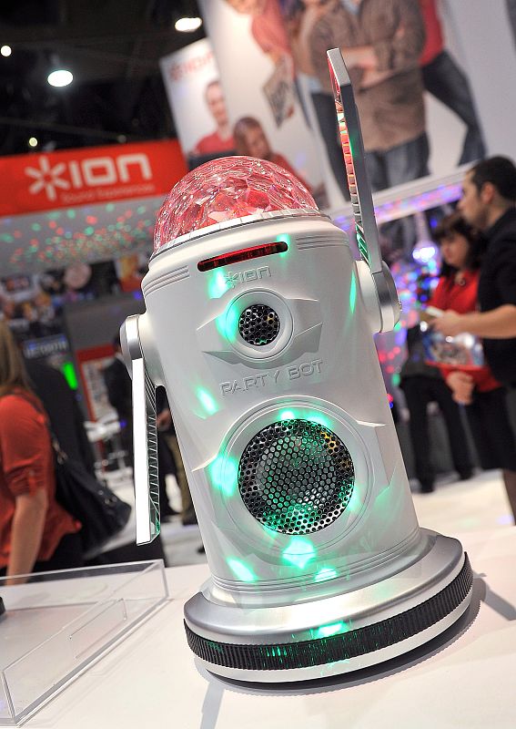 Este altavoz de ION, llamado Party Bot tiene forma de robot
