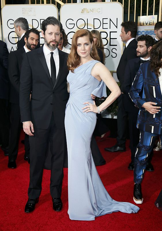 Amy Adams, nominada como mejor actriz de comedia, ha llegado acompañada por Darren Le Gallo.