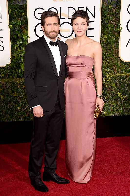 Los hermanos y nominados Jake Gyllenhaal y Maggie Gyllenhaal han acudido juntos a la 72 gala de los Gobos de Oro.