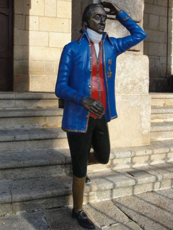 Figura del marqués de Sargadelos en el ayuntamiento de Ribadeo