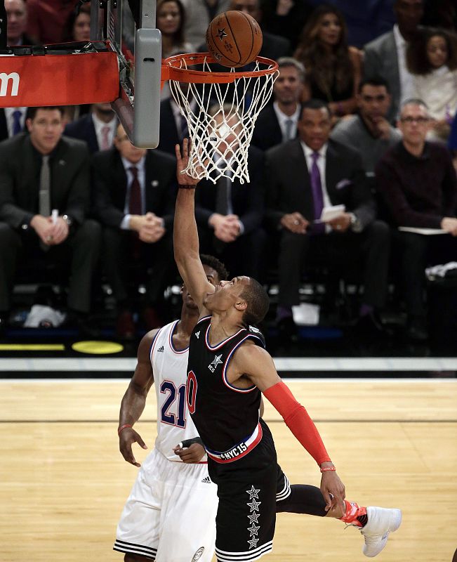 Russell Westbrook, de los Oklahoma City Thunder, se corona como mayor anotador del primer tiempo con 27 puntos para la conferencia Oeste.