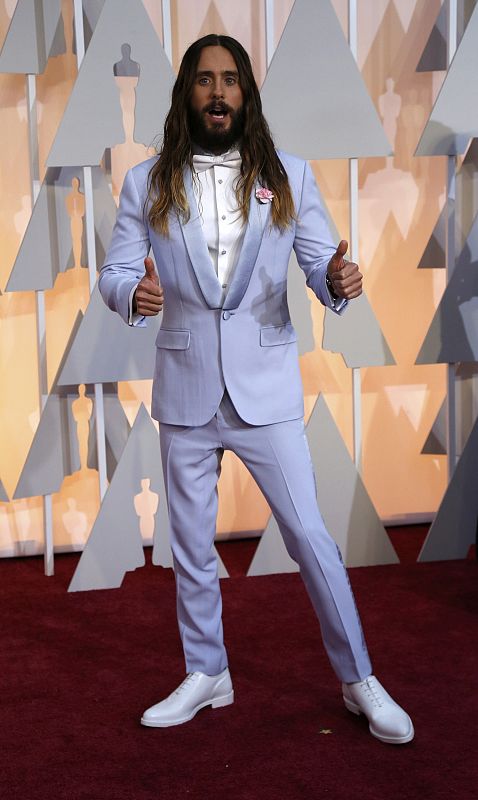 El actor Jared Leto posa para las cámaras en la alfombra roja