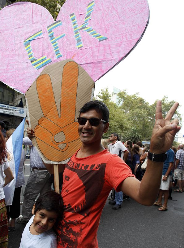 Vista general de la Plaza del Congreso este domingo durante el discurso de apertura del curso político de Cristina Fernández