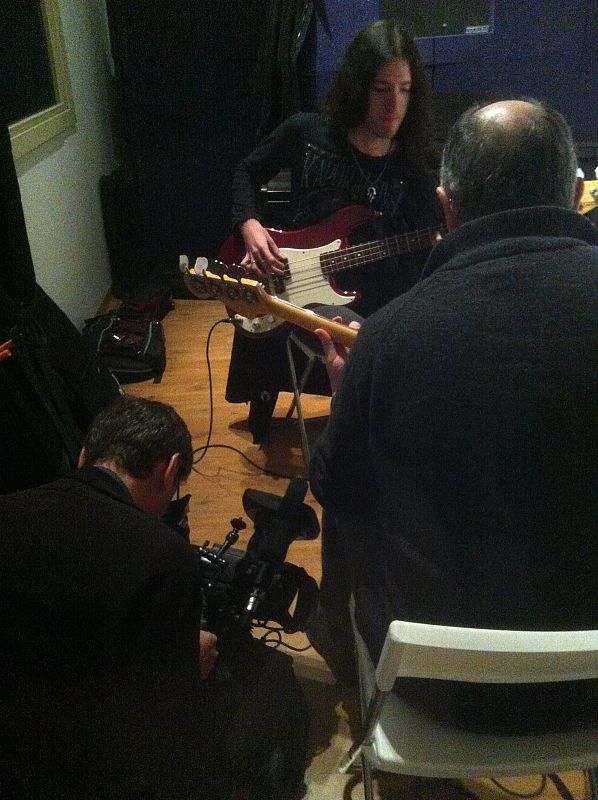 Marc en clase de bajo