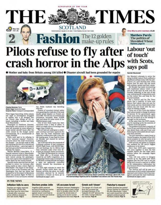 "Los pilotos se niegan a volar tras el terrorífico accidente en los Alpes" descata 'The Times', al tiempo que muestra una imagen el dolor de una joven.