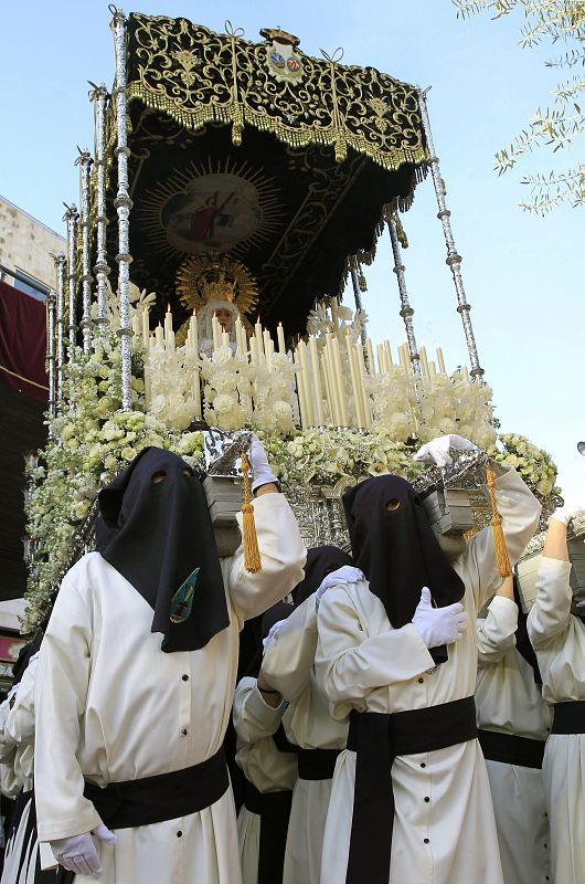 L'HOSPITALET VIVE LAS PROCESIONES MÁS MULTITUDINARIAS DE CATALUÑA