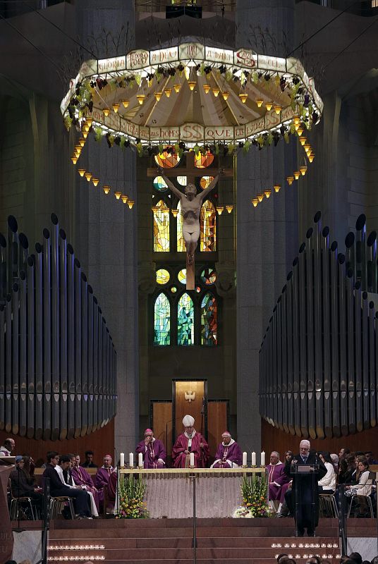 La ceremonia estuvo concelebrada por el cardenal-arzobispo de Barcelona, el obispo de Terrassa, el de Girona y el obispo auxiliar de Barcelona.