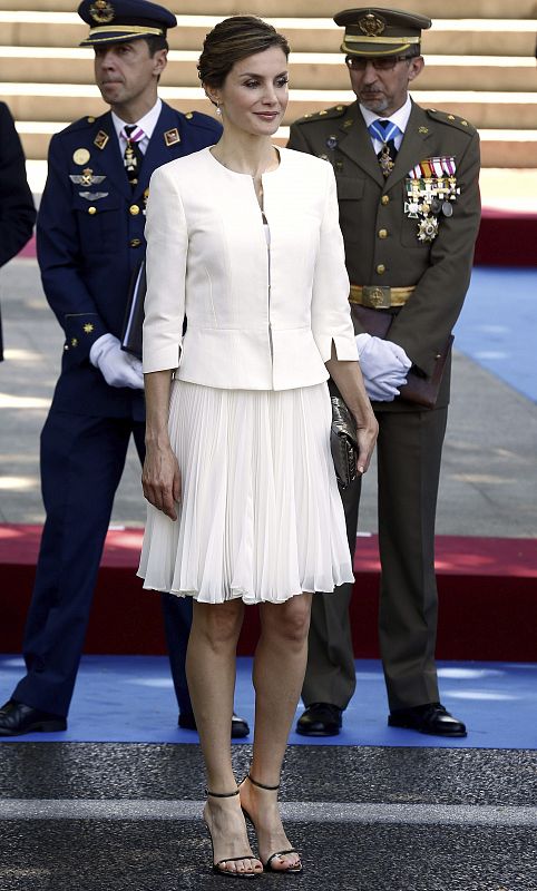 LOS REYES PRESIDEN EL ACTO CENTRAL DEL DÍA DE LAS FUERZAS ARMADAS