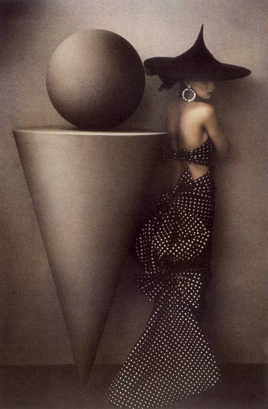  La modelo Uma Patou posó en 1986 para la fotógrafa Sheila Metzner en un reportaje de la revista Vogue. 