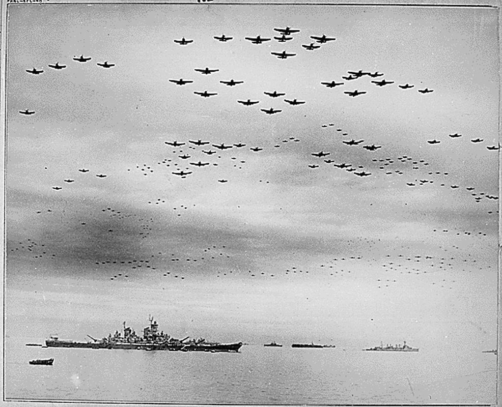 El navío USS Missouri durante la ceremonia de rendición el 2 de septiembre de 1945