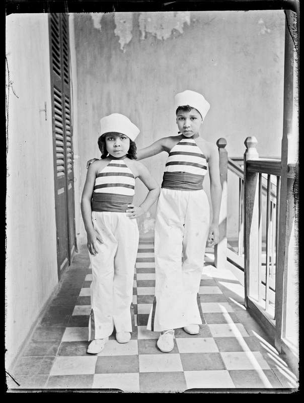  'Two girls, Indoors' 1915.