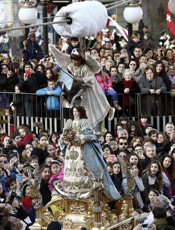 La 'Bajada del Ángel' cierra la Semana Santa en Tudela, Navarra