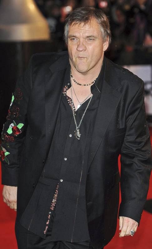 MEAT LOAF SE DESPLOMA EN EL ESCENARIO