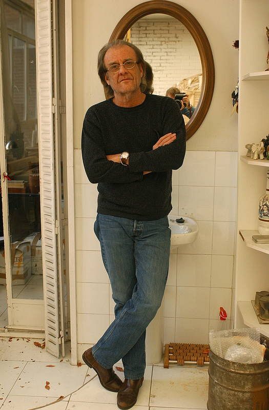  El músico durante una entrevista en su domicilio madrileño 04/02/2005