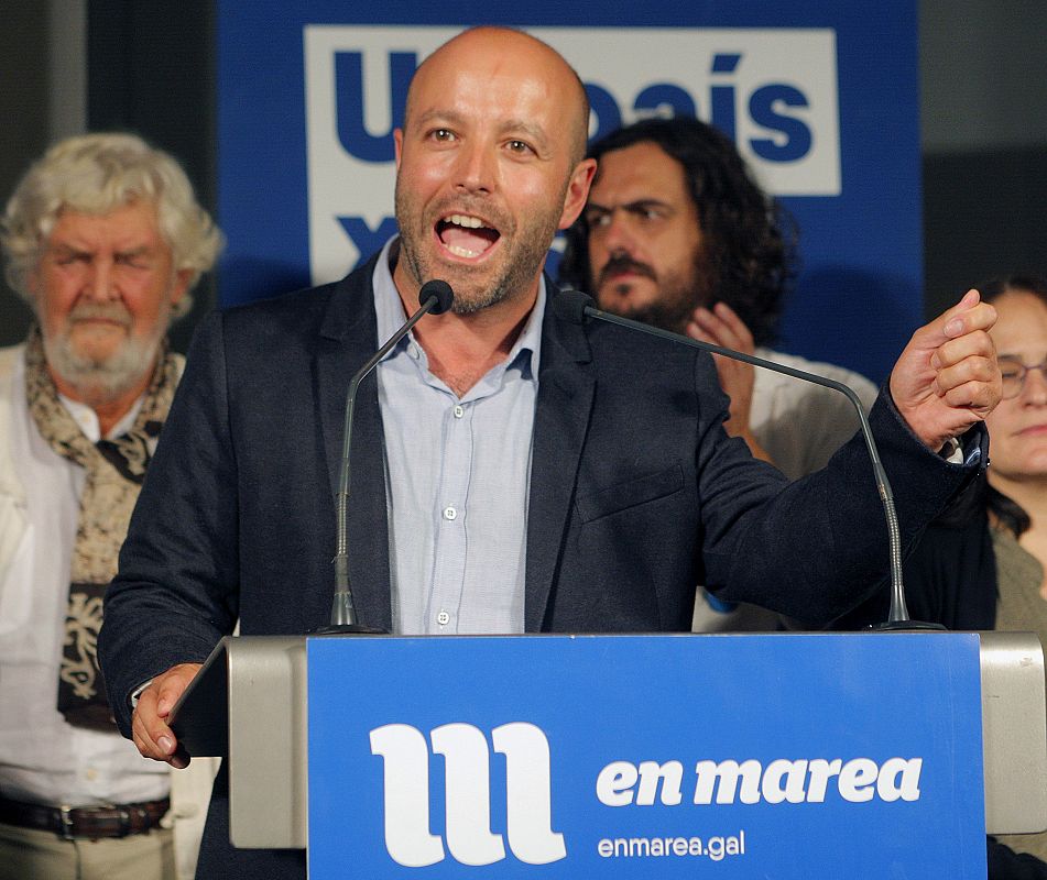 El candidato de En Marea, Luís Villares, durante su comparecencia en Santiago de Compostela para valorar los resulados electorales de su fuerza política