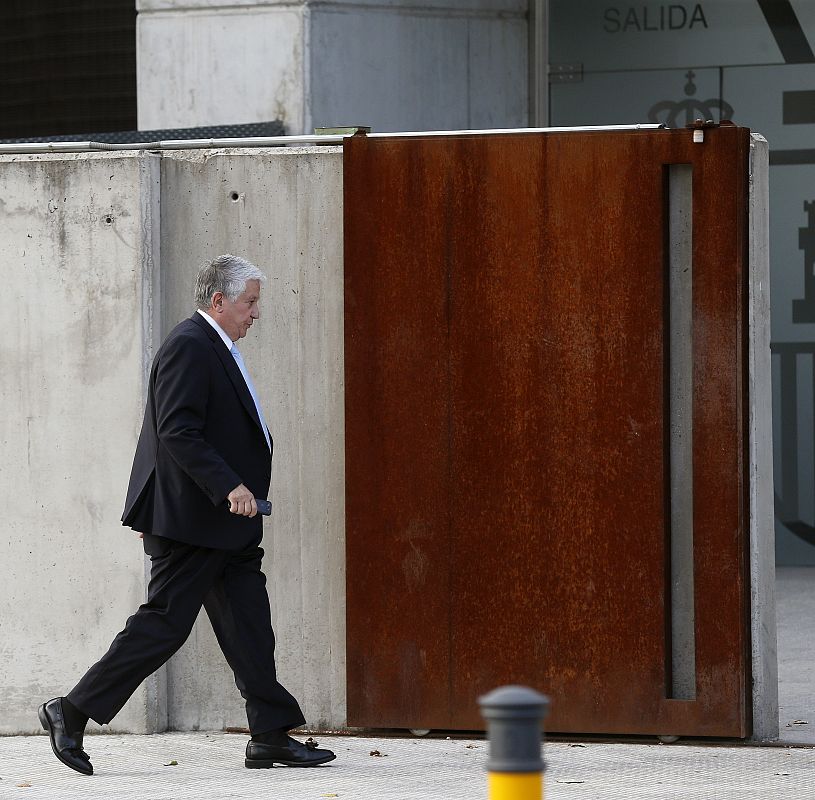 65 acusados por las tarjetas opacas de Caja Madrid se sientan en el banquillo