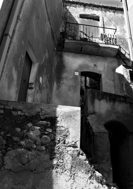  Casa abandonada en Riace