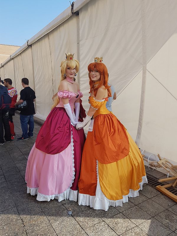 Las princesas Peach y Daisy de Super Mario