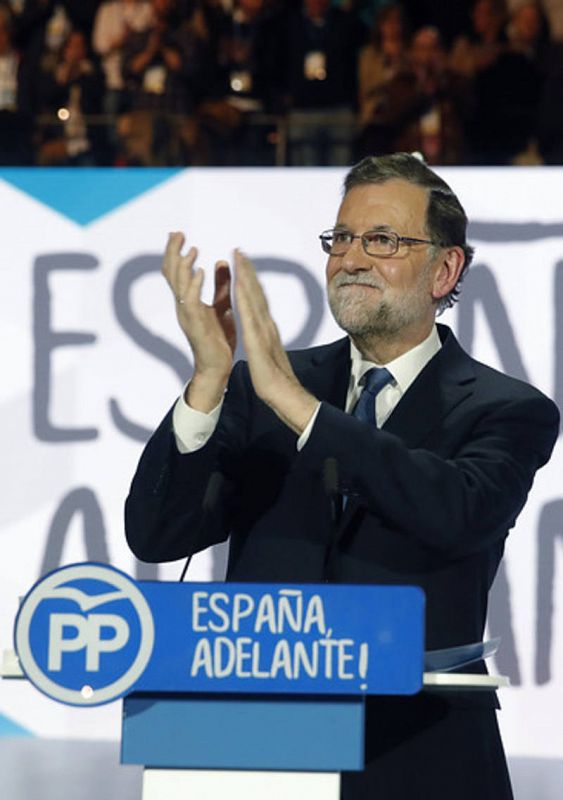 Rajoy, antes de comenzar su discurso en el 18ª Congreso Nacional del PP