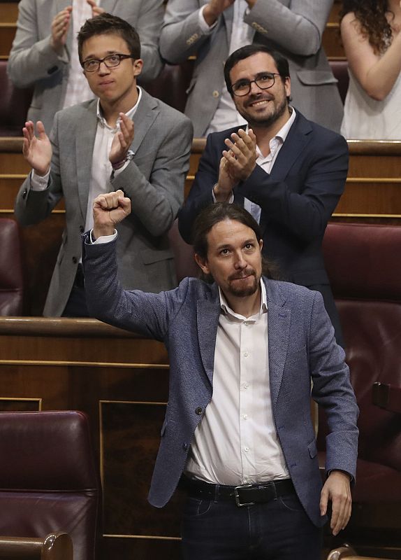 Iglesias recibe el apoyo de la bancada de Unidos Podemos