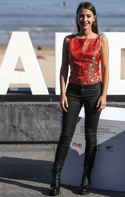 La actriz de 'Handia' Aia Kruse durante la presentación de su película en la sección oficial
